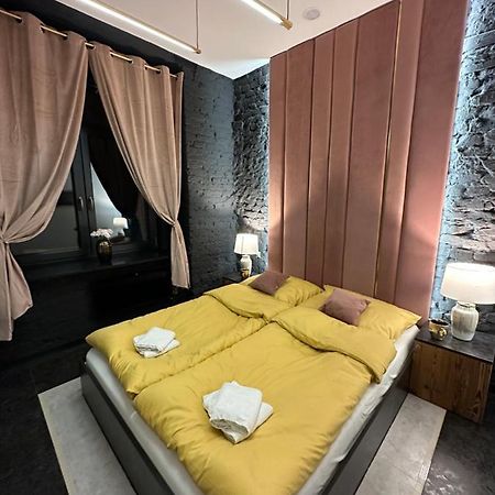 Darkhouse Versace Pink Łódź Zewnętrze zdjęcie